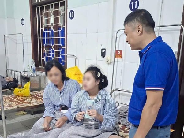 Bảo hiểm Toàn Cầu tạm ứng cho gia đình của 10 nạn nhân trong vụ tai nạn giao thông tại Hà Tĩnh